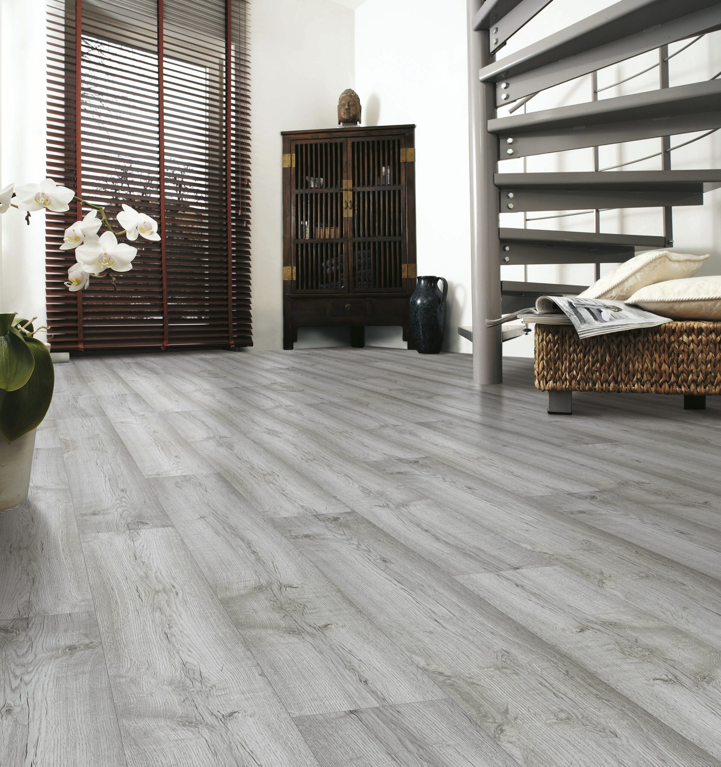 8mm Dartmoor Oak Laminate Flooring